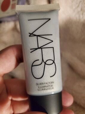 NARS Silver Factory Illuminator Tube - Shimmery Silver